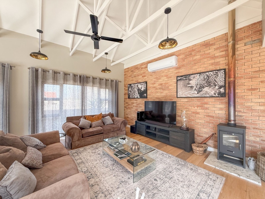To Let 3 Bedroom Property for Rent in Kosmos North West